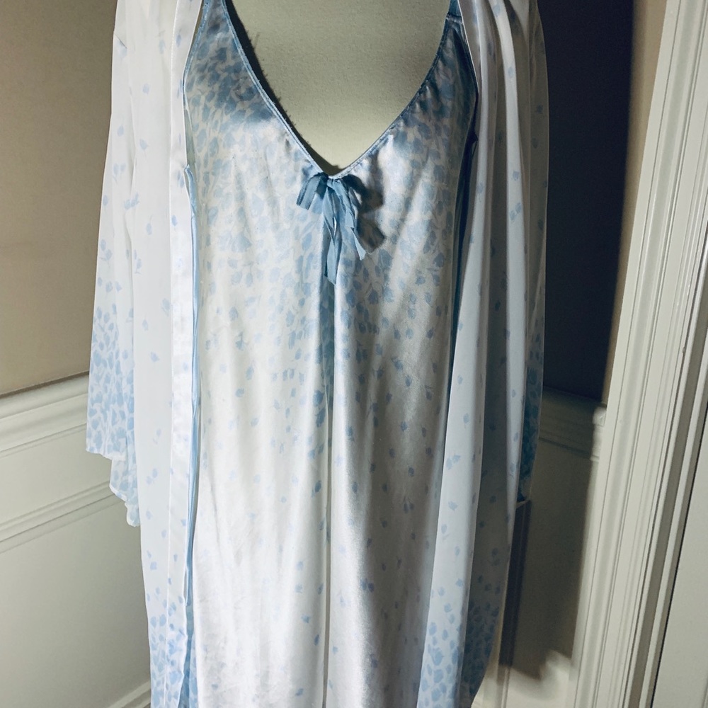 Sexy little nightie with robe!